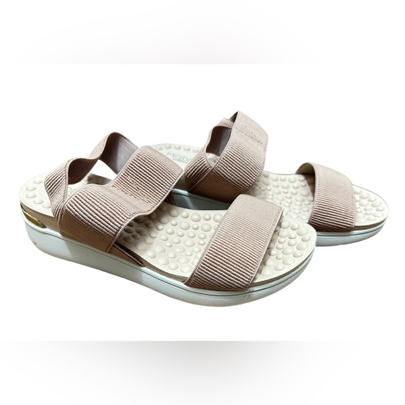 Modare Ultra-comfort insole cushion
nude color flatform sandals. Sz. 8 - Picture 3 of 9